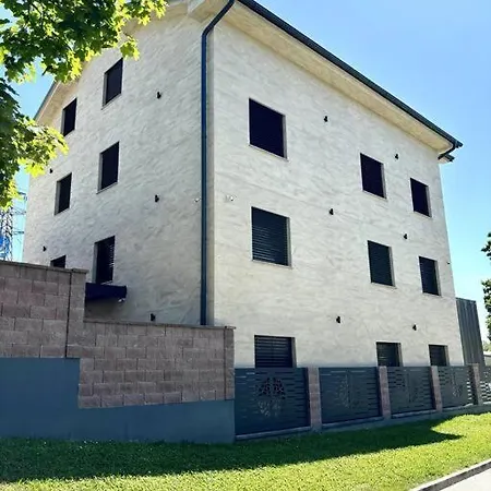 Moste 2 - Free Parking & Pool, Ev Station *