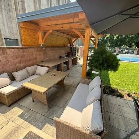 Moste 2 - Free Parking & Pool, Ev Station 아파트 류블랴나