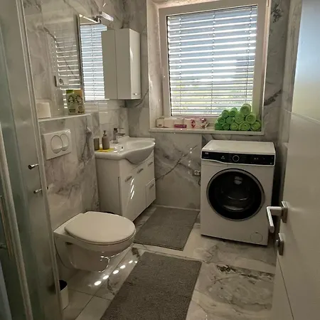 Apartment Moste 2 - Free Parking & Pool, Ev Station