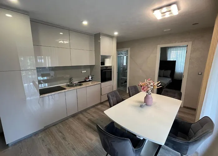 Moste 2 - Free Parking & Pool, Ev Station Apartman *