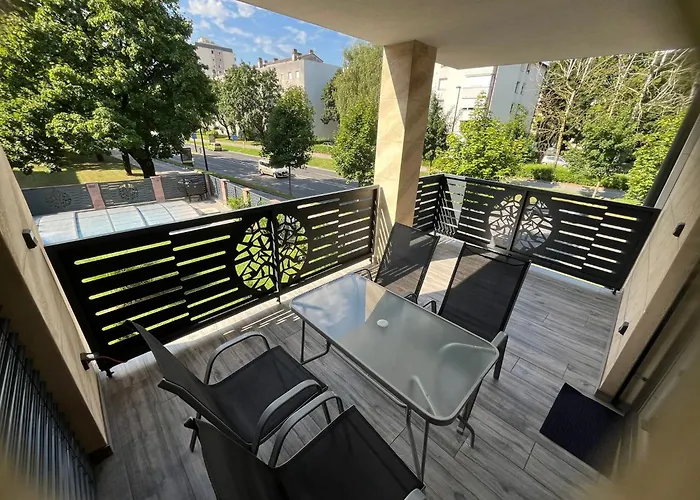 Moste 2 - Free Parking & Pool, Ev Station